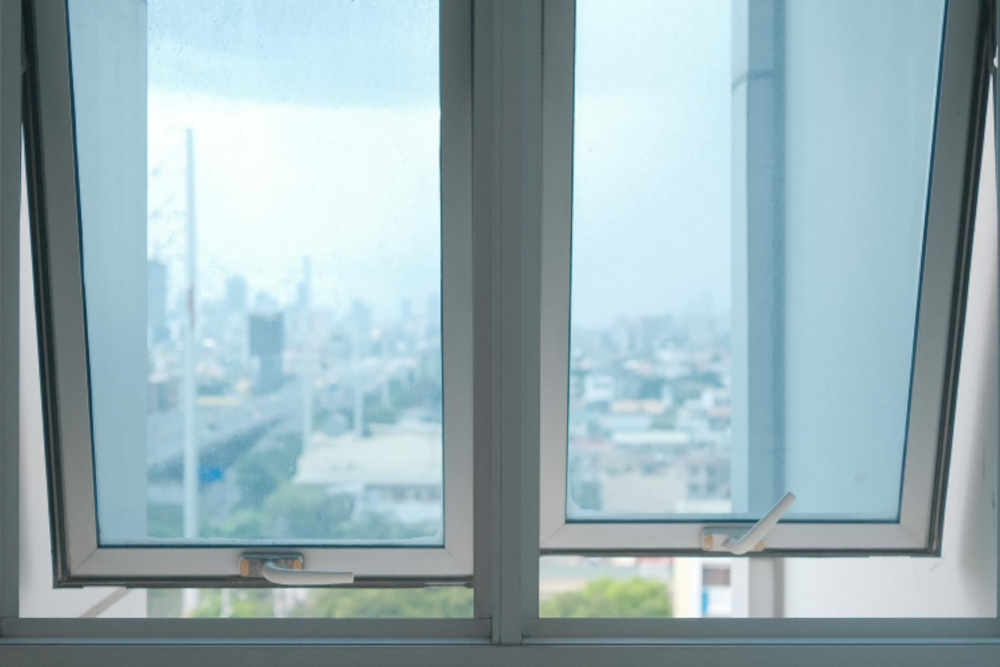 Crystal Lake Awning Windows